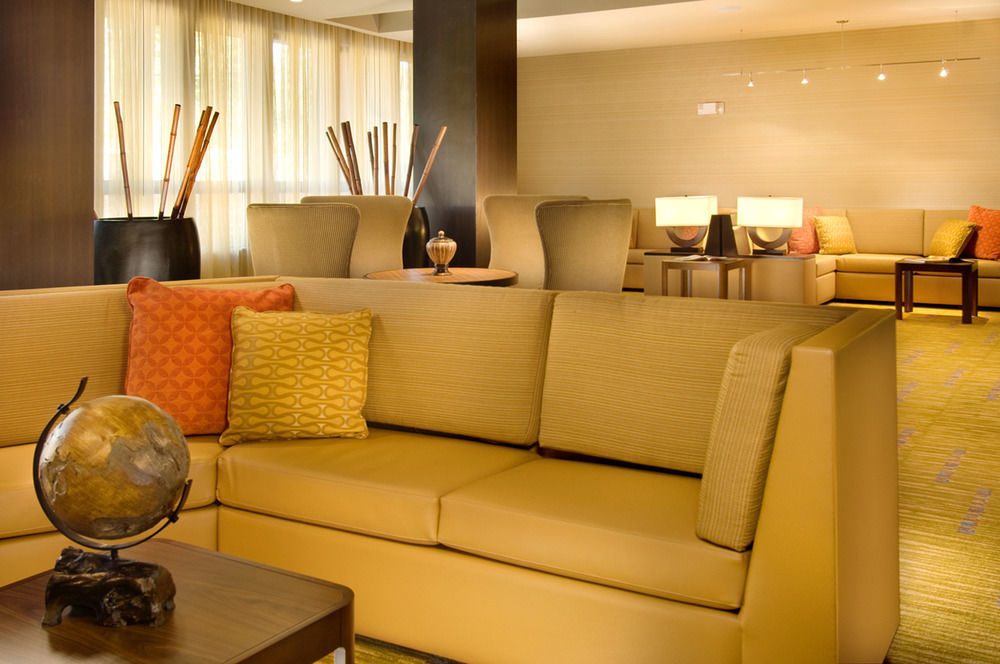 คอร์ตยาร์ด วิชิตาฟอลส์ Hotel ภายนอก รูปภาพ