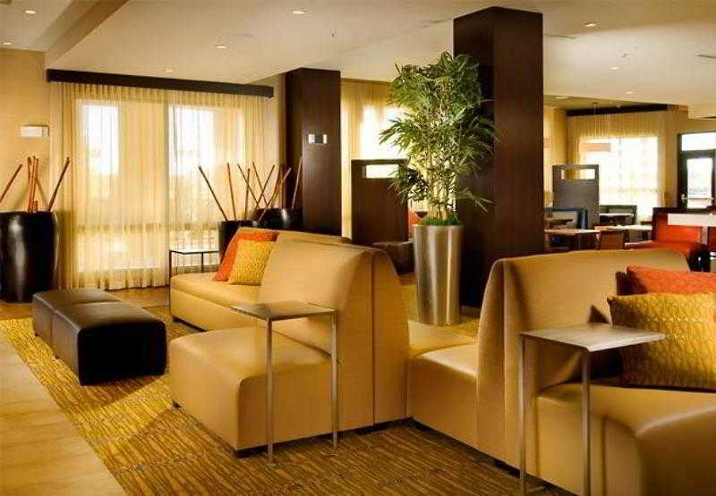 คอร์ตยาร์ด วิชิตาฟอลส์ Hotel ภายนอก รูปภาพ